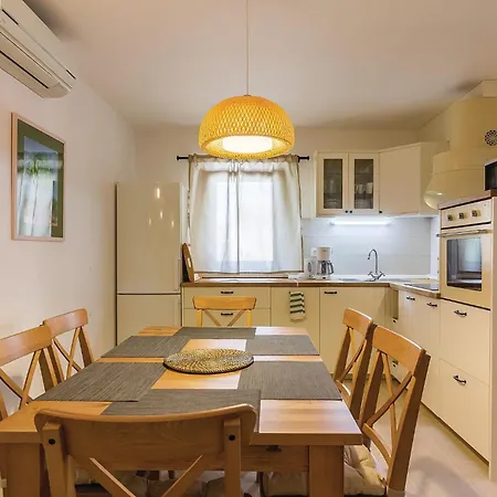 Holiday home Awesome In With Wifi Medulin
