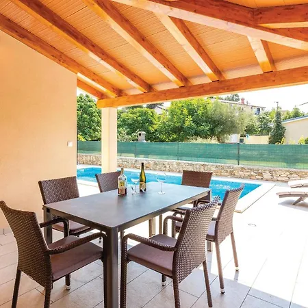 Holiday home Awesome In With Wifi Medulin