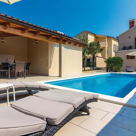 Holiday home Awesome In With Wifi